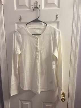 GAP White Henley Thermal Button-Front Long Sleeve